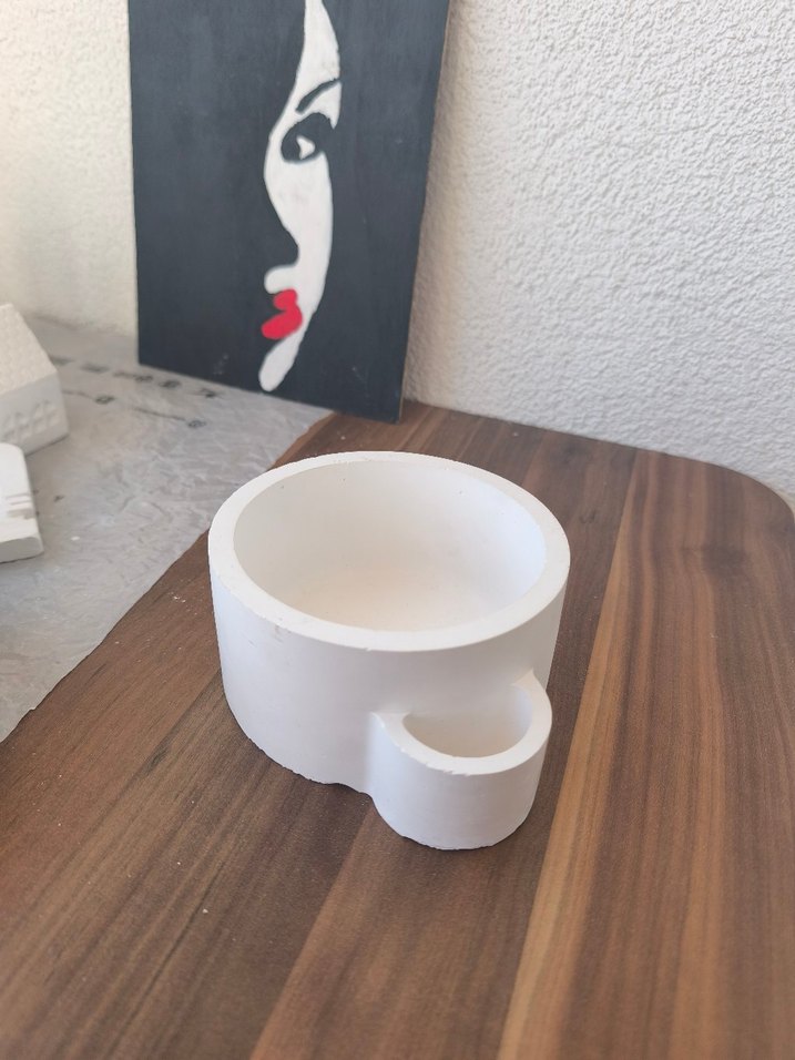 Beyaz Yuvarlak ve desenli mum kalıbı - Görsel 2