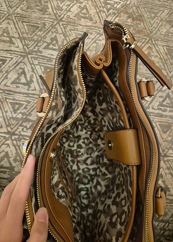 Bej Deri Tokalı Kadın Çanta (Guess) - Görsel 4