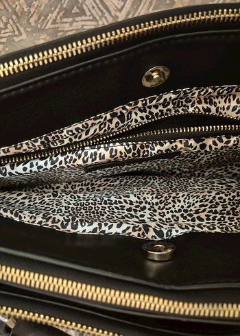 Siyah Parlak Deri Kadın İş Çantası - Görsel 5