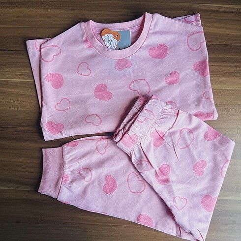 Kalp desenli pijama takimi 3-8 yaş