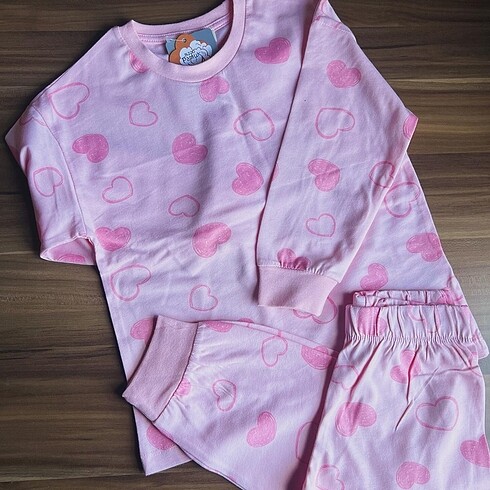 Diğer Kalp desenli pijama takimi 3-8 yaş