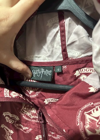 Bordo Baskılı Kapüşonlu Kadın trenc - Görsel 3