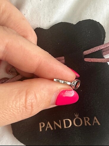 Beden Pandora charm????????