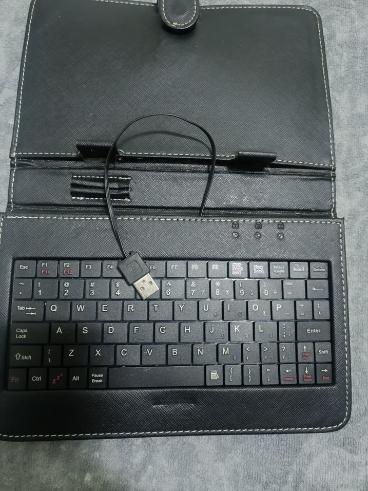 USB Bağlantılı Siyah Taşınabilir Klavye Kılıfı - Görsel 3