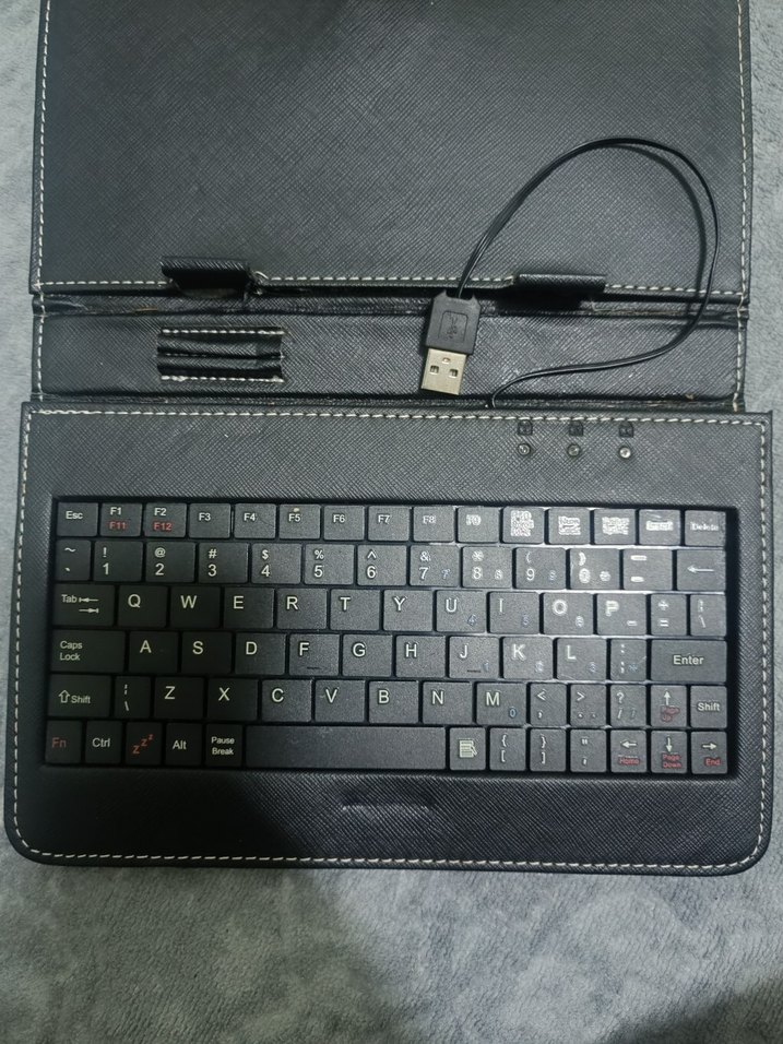 USB Bağlantılı Siyah Taşınabilir Klavye Kılıfı - Görsel 2