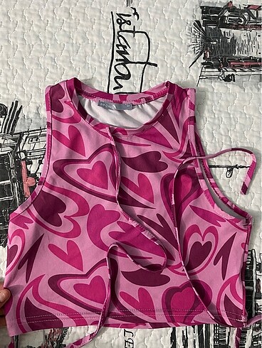 Kalp Desenli Crop Bluz