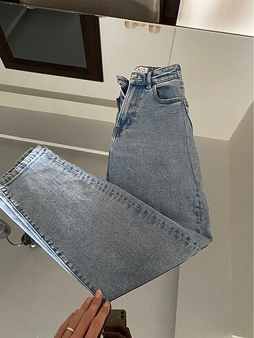 Stradivarius mom jean