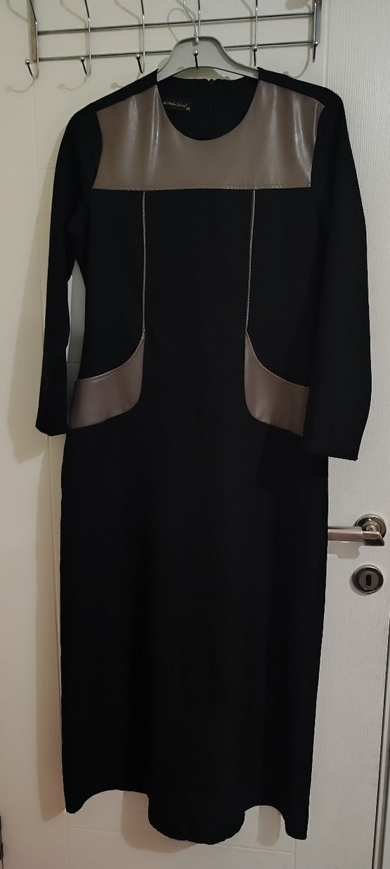 Uzun Siyah Deri Detaylı Elbise - Görsel 2