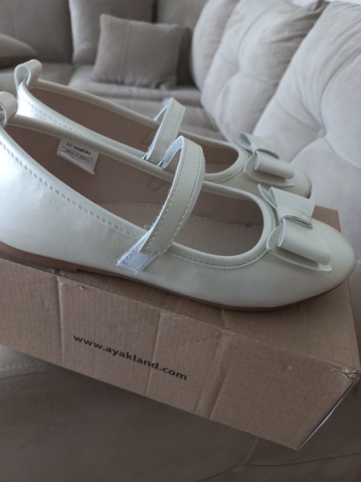 Kız Çocuk Beyaz Fiyonk Detaylı Babet - Görsel 3