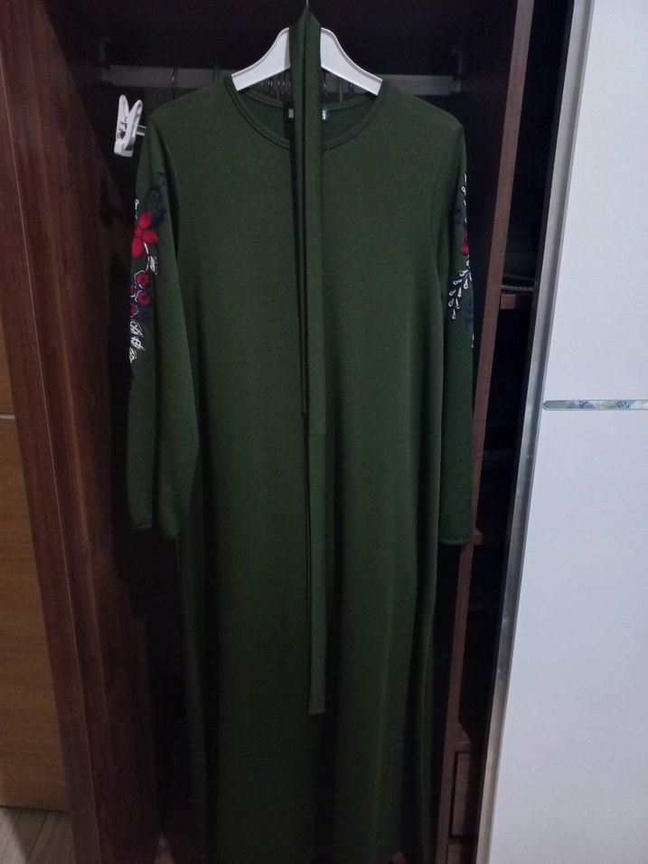 Nakışlı Kemerli Haki Uzun Elbise - Görsel 3