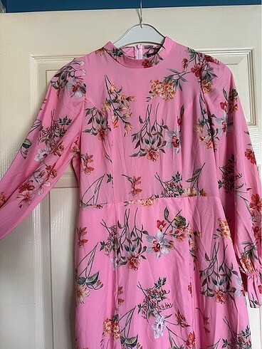 LC Waikiki Pembe Çiçekli Elbise