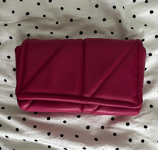 Pembe çanta