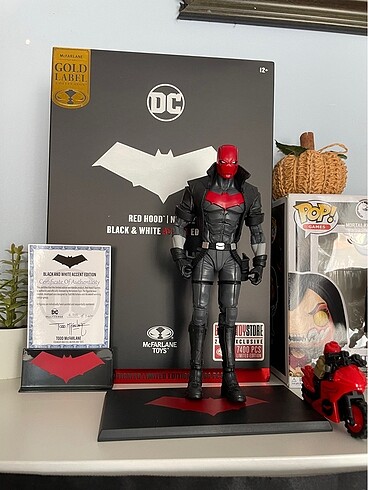 red hood new 52 black and white accent edition