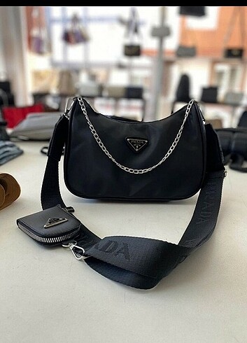 Prada çapraz