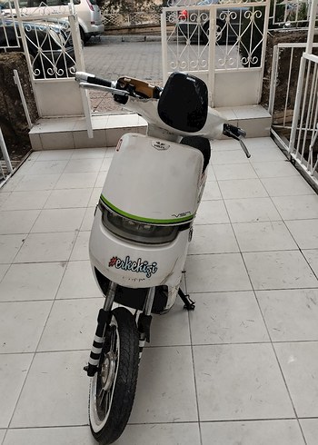 Beyaz Çocuk Scooter'ı - Görsel 8