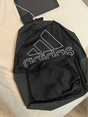 Adidas sırt çantası