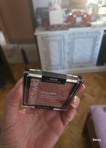 Wet n Wild Megaglo Aydınlatıcı Pudra Beige - Görsel 3
