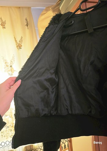 Kadın Siyah Kürk Detaylı Midi Ceket - Görsel 2