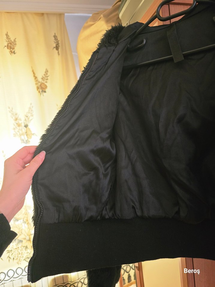 Kadın Siyah Kürk Detaylı Midi Ceket - Görsel 2