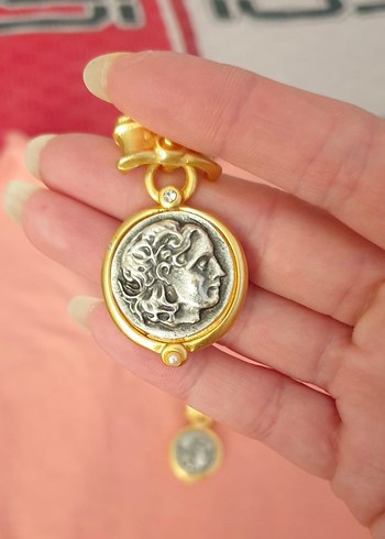 Vintage Altın Renkli Nakışlı Küpe - Görsel 2