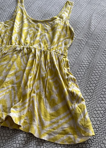 H&M Askılı ,rahat bir kumaşı var geniş kalıp renk sarı