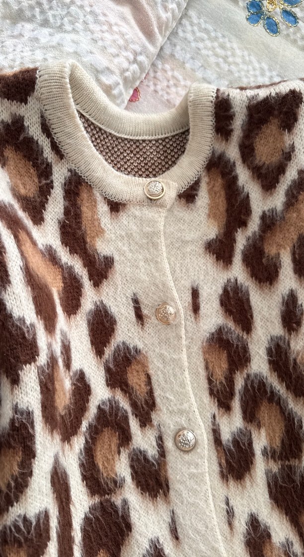 Leopar Desenli Kahverengi Kürklü Hırka - Görsel 2