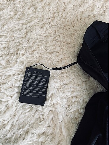 38 Beden Etiketi üzerinde dior pantalon