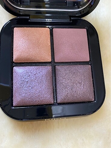 Kiko Bright Quartet Eyeshadow Palette-02