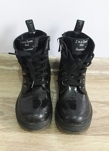 29 Beden siyah Renk Kız çocuk kışlık bot