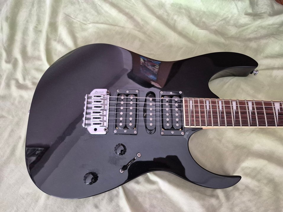Ibanez Grg170dx Gitar,Roland Micro Cube Amfi ve Yamaha Org - Görsel 3