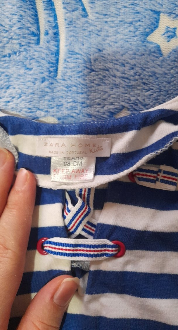 Kız Çocuk Mavi Çizgili V Yaka Kısa Kollu Tişört - Görsel 3