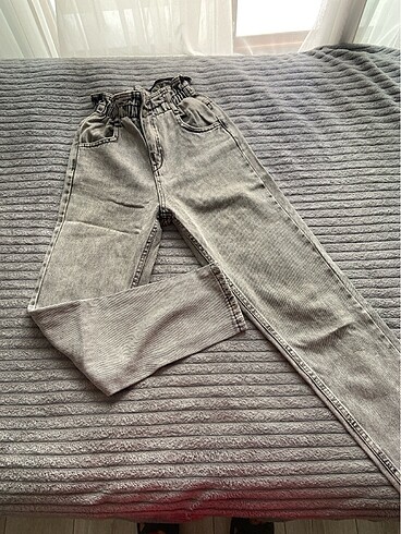 Beli lastikli mom jean
