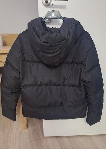 Zara Siyah Kapüşonlu Kısa Kadın Kış Montu