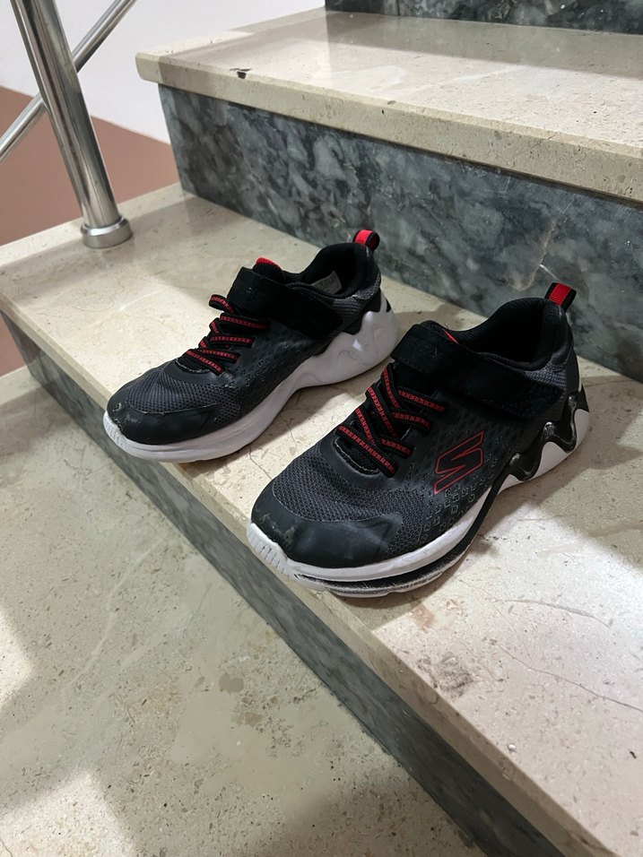 Skechers 34 numara orjiErkek Çocuk Siyah Gri Günlük Spor - Görsel 2