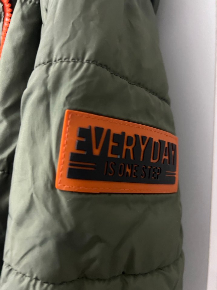 LCW Mont yirtigi var Erkek Çocuk Haki Fermuarlı Mont - Görsel 3