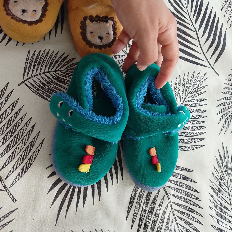 Çocuklar için Renkli Nakışlı Sıcak Terlikler - Görsel 3