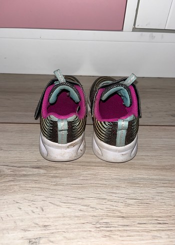 Skechers ışıklı spor ayakkabı - Görsel 2