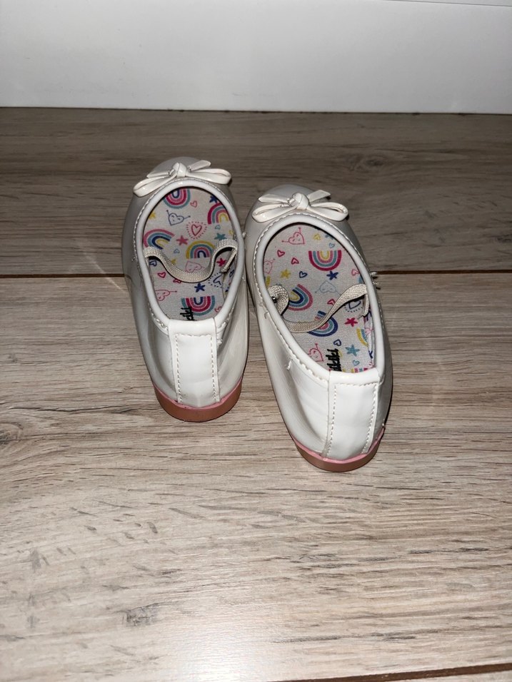 Fiyonklu Beyaz Kız Çocuk Babet Ayakkabı - Görsel 2