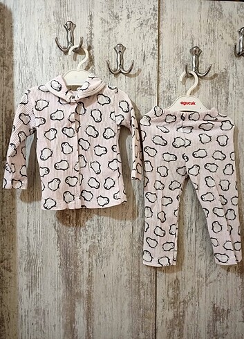 Kız bebek pijama takımı 