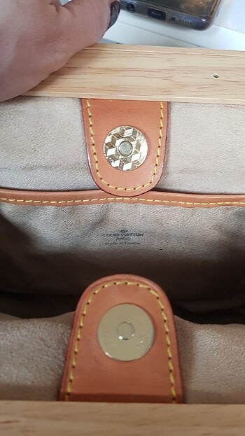  Beden kahverengi Renk Louis vuitton ,