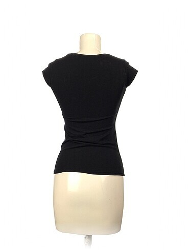 m Beden PreLoved T-shirt %70 İndirimli.