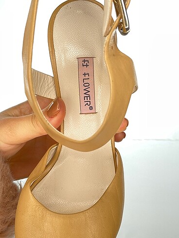 36 Beden çeşitli Renk Flower Platform %70 İndirimli.