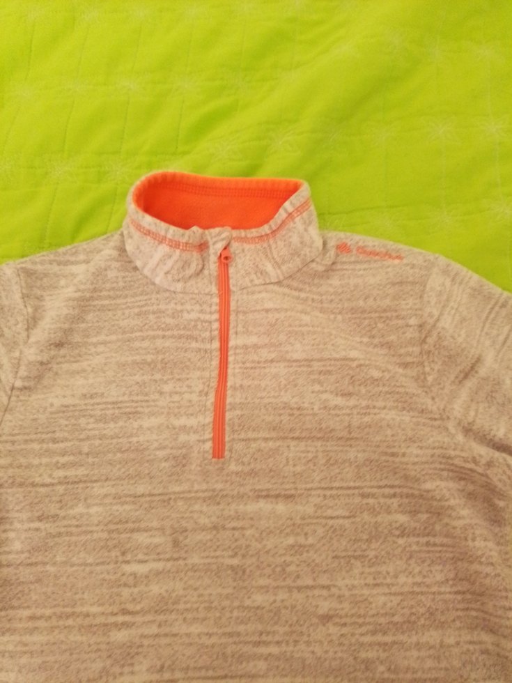 gri polar kız çocuk 12 yaş  silikon izi var ama belli değil - Görsel 2