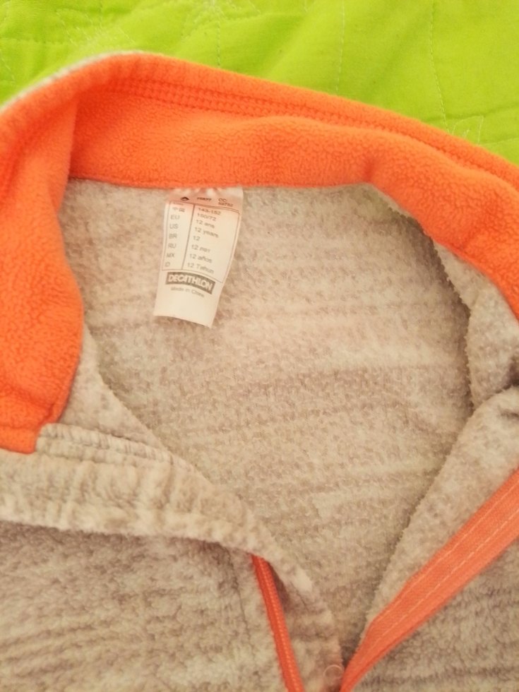 gri polar kız çocuk 12 yaş  silikon izi var ama belli değil - Görsel 3