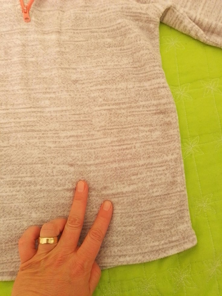 gri polar kız çocuk 12 yaş  silikon izi var ama belli değil - Görsel 4