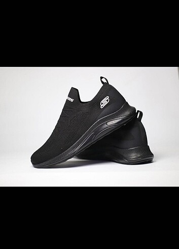 Skechers spor ayakkabı marka temsilidir