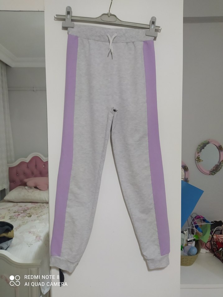 Gri Yanları Mor Şeritli Çocuk Eşofman - Görsel 2