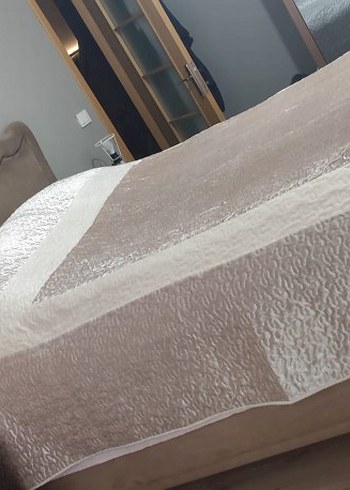 Bej Renkli kadife Düz Yatak Örtüsü - Görsel 4