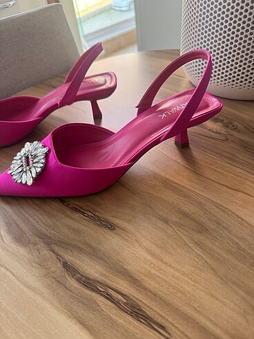 Deichmann Catwalk taşlı stiletto