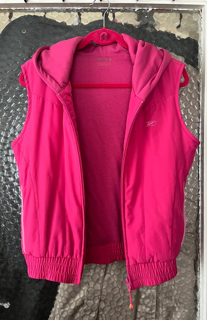 Reebok Pembe Kapüşonlu Kolsuz Kadın Yelek - Görsel 2